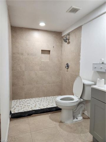 5214 Carlton ST, Naples, FL 34113