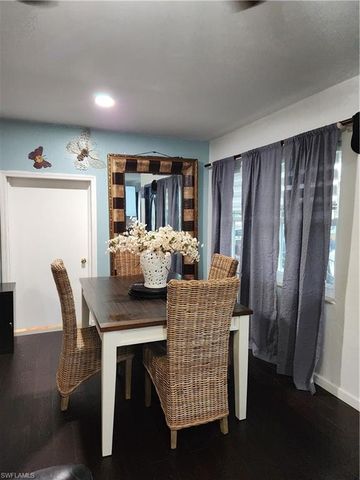 5214 Carlton ST, Naples, FL 34113