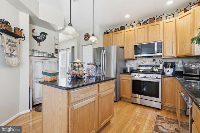 4525 DEEP GLEN WAY, Doylestown, PA 18902