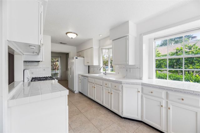 3906 Green Fields Drive, Sugar Land, TX 77479