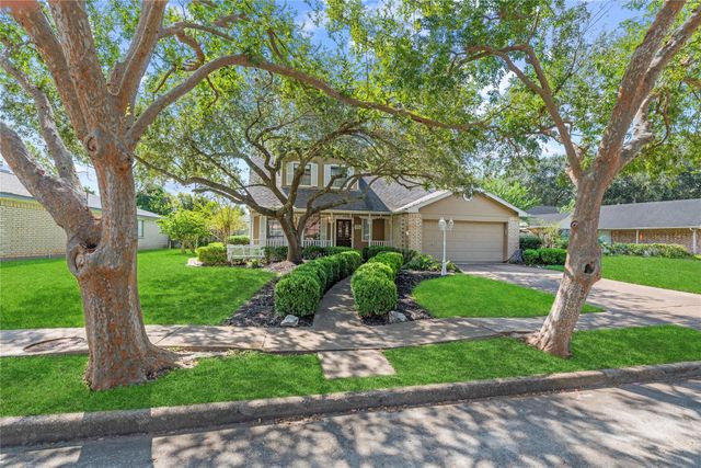 3906 Green Fields Drive, Sugar Land, TX 77479