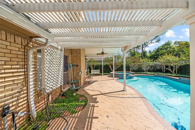 3906 Green Fields Drive, Sugar Land, TX 77479