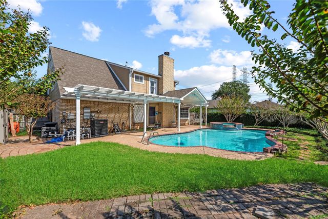 3906 Green Fields Drive, Sugar Land, TX 77479