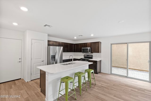 1008 E Descent Street, Tucson, AZ 85719