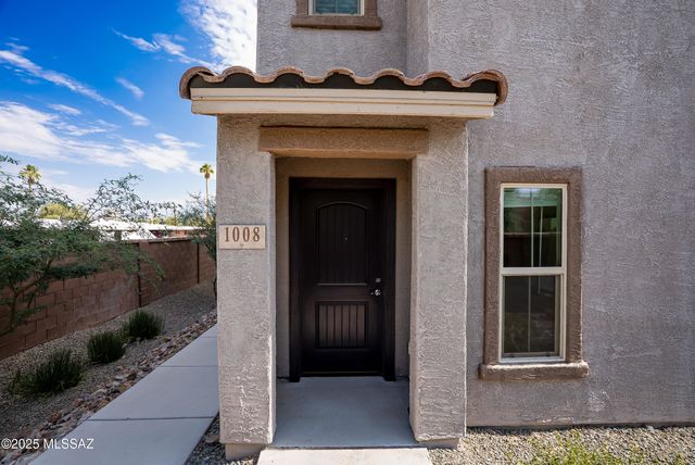 1008 E Descent Street, Tucson, AZ 85719