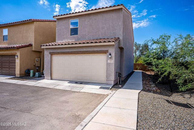 1008 E Descent Street, Tucson, AZ 85719