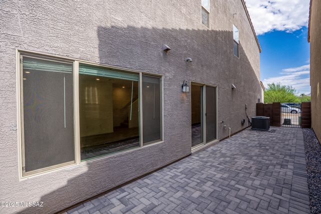 1008 E Descent Street, Tucson, AZ 85719
