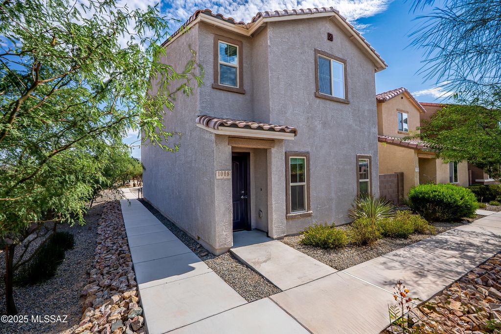 1008 E Descent Street, Tucson, AZ 85719