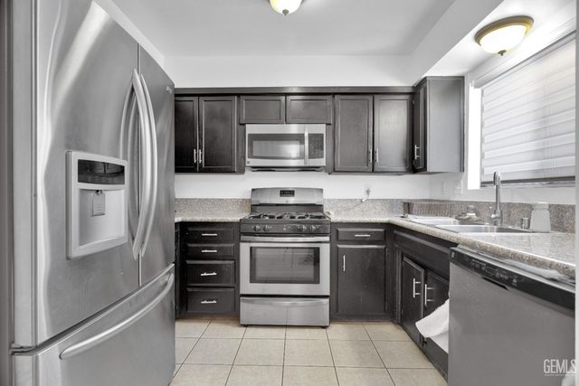 1437 Libra Court, Bakersfield, CA 93309