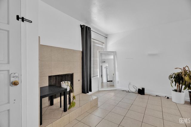 1437 Libra Court, Bakersfield, CA 93309