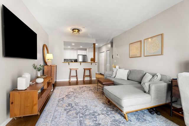 315 Rantoul St 106, Beverly, MA 01915