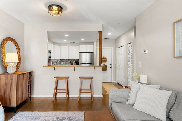 315 Rantoul St 106, Beverly, MA 01915