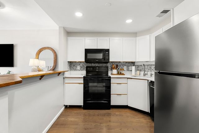 315 Rantoul St 106, Beverly, MA 01915