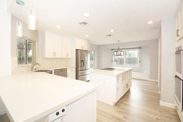 896 ROSE Court, Wellington, FL 33414