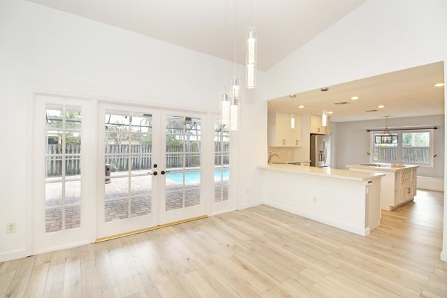 896 ROSE Court, Wellington, FL 33414