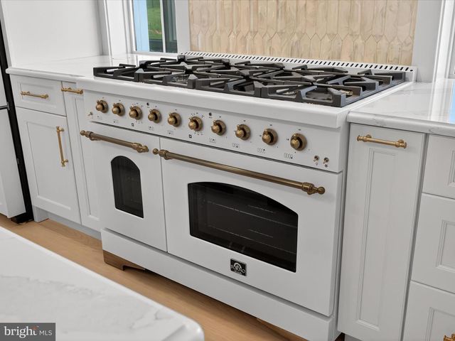 297 SARSEN DR, Lititz, PA 17543