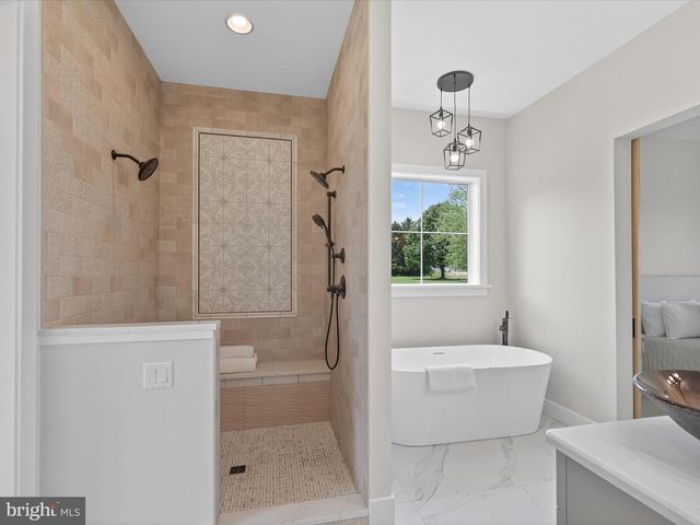 297 SARSEN DR, Lititz, PA 17543