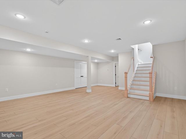 297 SARSEN DR, Lititz, PA 17543