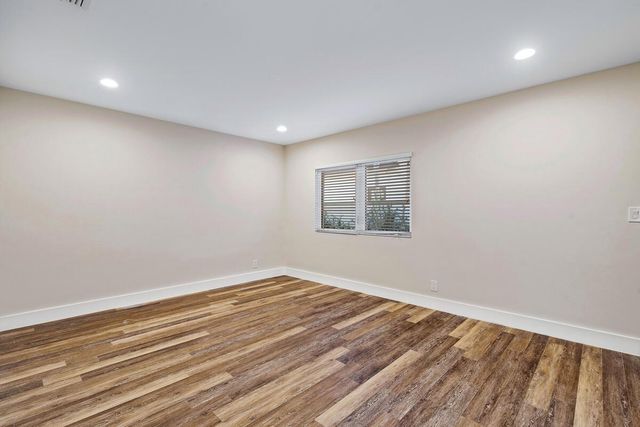 533 E Alexander Palm Road, Boca Raton, FL 33432