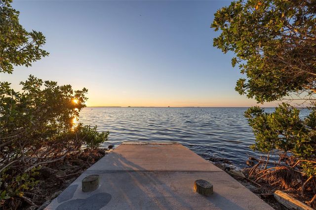 416 INDIANA AVENUE, Crystal Beach, FL 34681