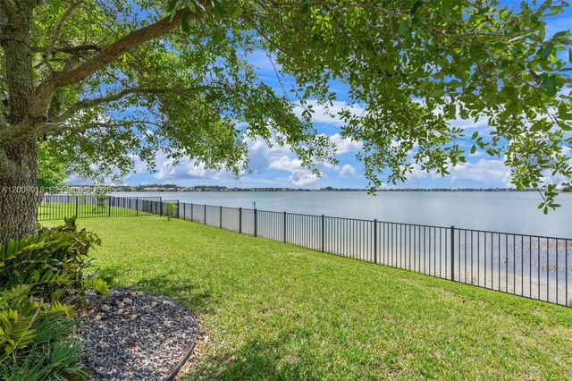4892 SW 173rd Ave, Miramar, FL 33029