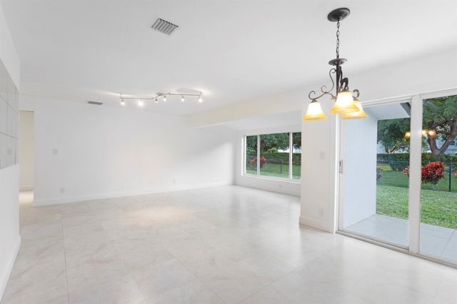 2940 NE 18th Street, Pompano Beach, FL 33062