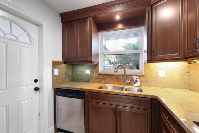 2940 NE 18th Street, Pompano Beach, FL 33062