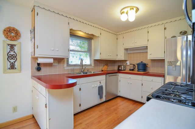 168 GWYNN STREET, Green Bay, WI 54301