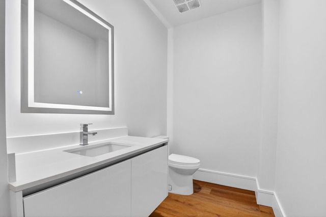 220 Lake Shore Drive 1808, West Palm Beach, FL 33403