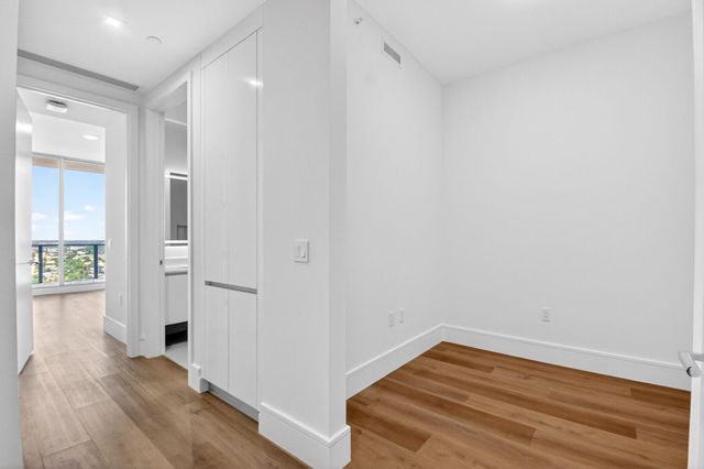220 Lake Shore Drive 1808, West Palm Beach, FL 33403