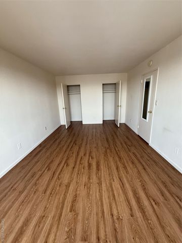 190 First Street 5E, Mineola, NY 11501