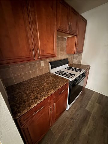 190 First Street 5E, Mineola, NY 11501