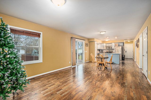 398 W Millport Drive, Valparaiso, IN 46385