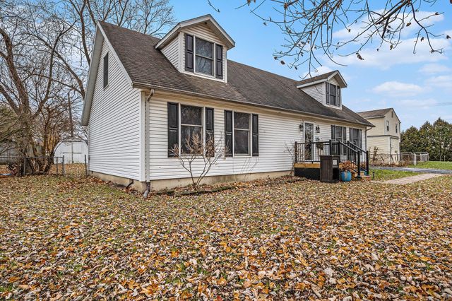 398 W Millport Drive, Valparaiso, IN 46385