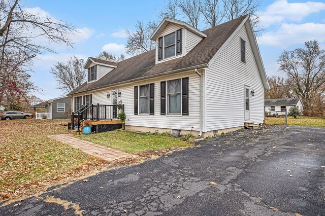 398 W Millport Drive, Valparaiso, IN 46385