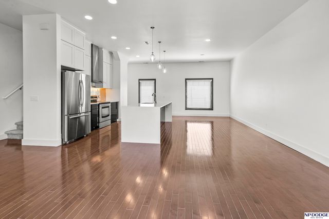 819 S 31 Street, Omaha, NE 68105