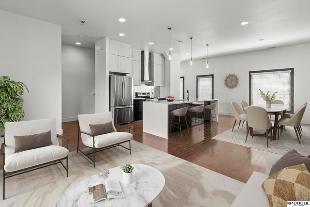 819 S 31 Street, Omaha, NE 68105