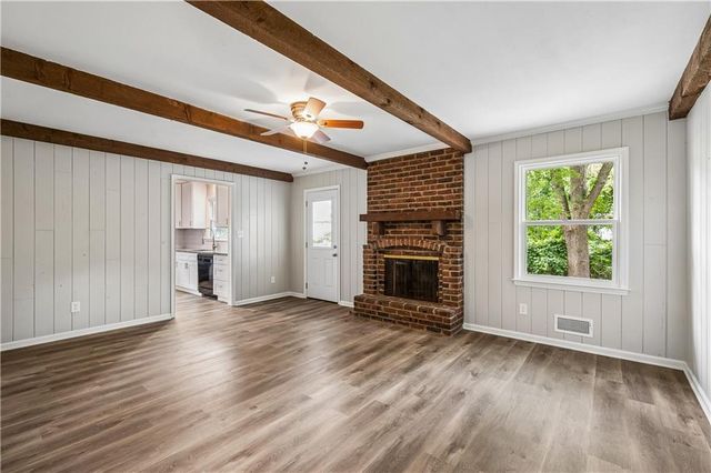 1313 E 98th Terrace, Kansas City, MO 64131
