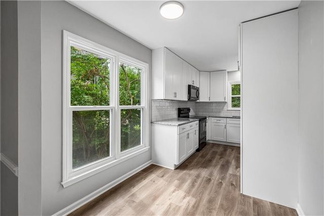 1313 E 98th Terrace, Kansas City, MO 64131