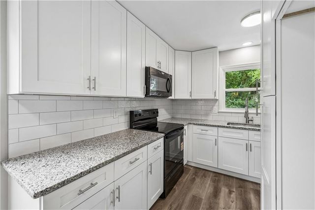 1313 E 98th Terrace, Kansas City, MO 64131