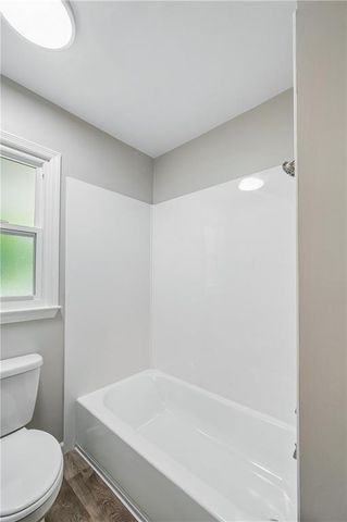 1313 E 98th Terrace, Kansas City, MO 64131