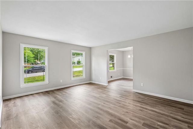 1313 E 98th Terrace, Kansas City, MO 64131