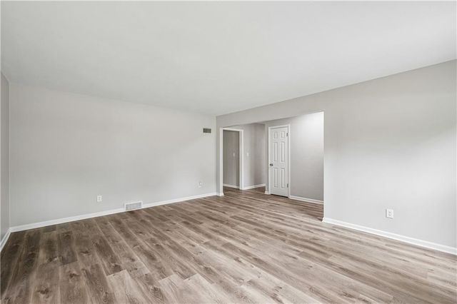 1313 E 98th Terrace, Kansas City, MO 64131