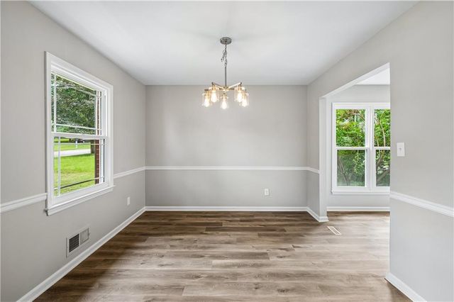 1313 E 98th Terrace, Kansas City, MO 64131