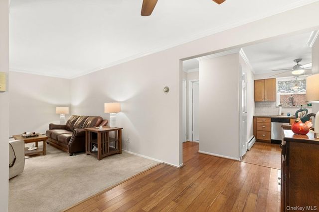 123 Park Avenue A4, Amityville, NY 11701