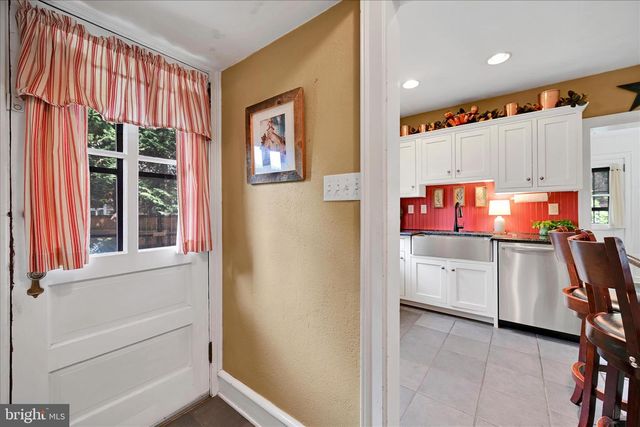 11 UNION AVE, New Holland, PA 17557