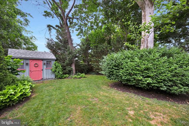 11 UNION AVE, New Holland, PA 17557