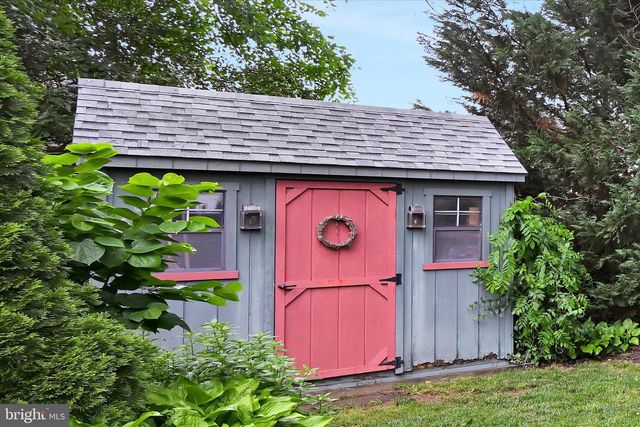 11 UNION AVE, New Holland, PA 17557