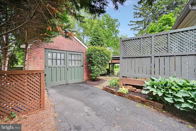 11 UNION AVE, New Holland, PA 17557