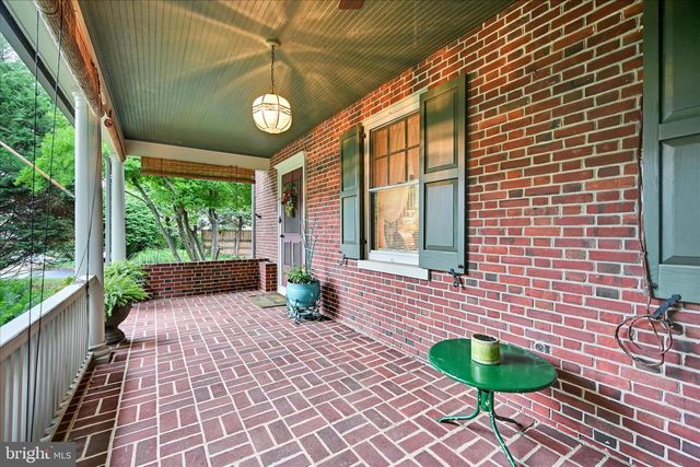 11 UNION AVE, New Holland, PA 17557